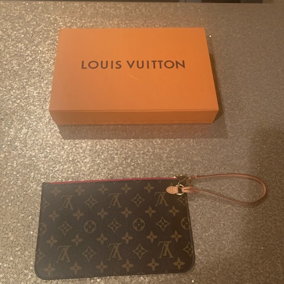 Handbags - New LV Pochette